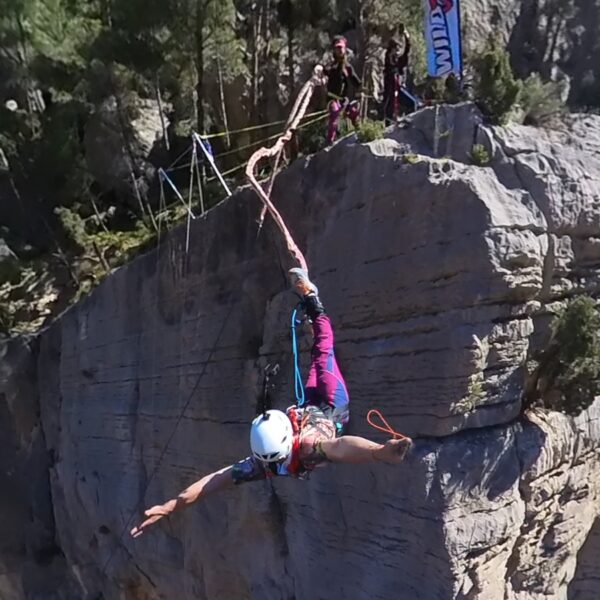 1 salto de pies - Montanejos